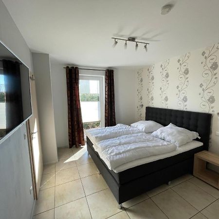 Villa Sara Wohnung Buskam Mit Terrasse เกอเรน ภายนอก รูปภาพ
