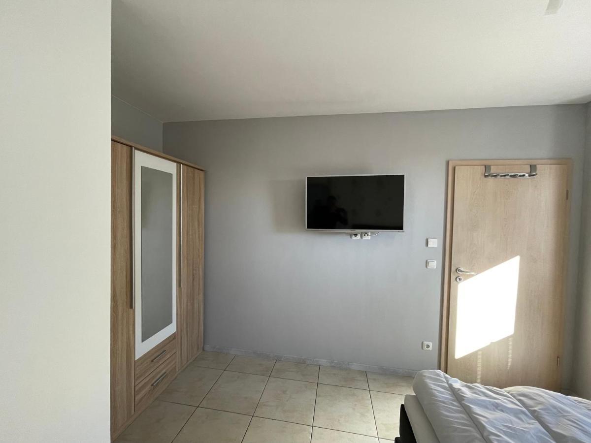 Villa Sara Wohnung Buskam Mit Terrasse เกอเรน ภายนอก รูปภาพ